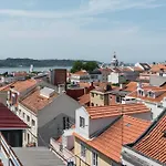 Beautiful With View Of The Tagus River * Lisboa
