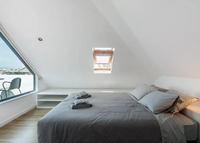 Beautiful With View Of The Tagus River *