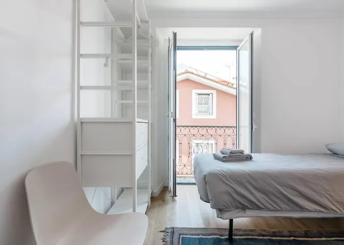 Beautiful With View Of The Tagus River *